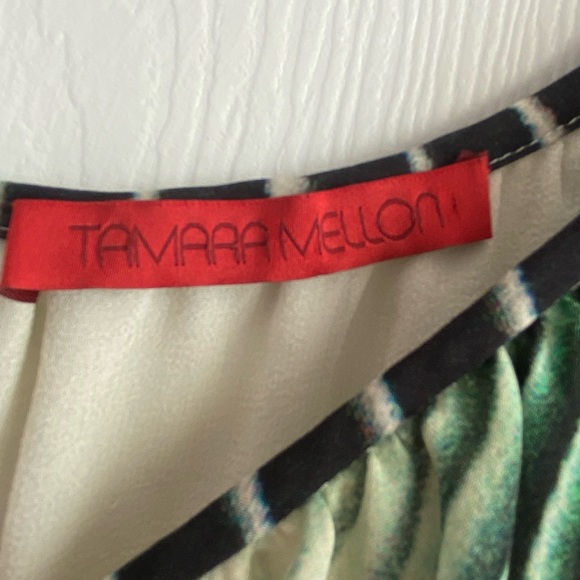 Cold Shoulder Silk flows pattern blouse - Picture 7 of 8